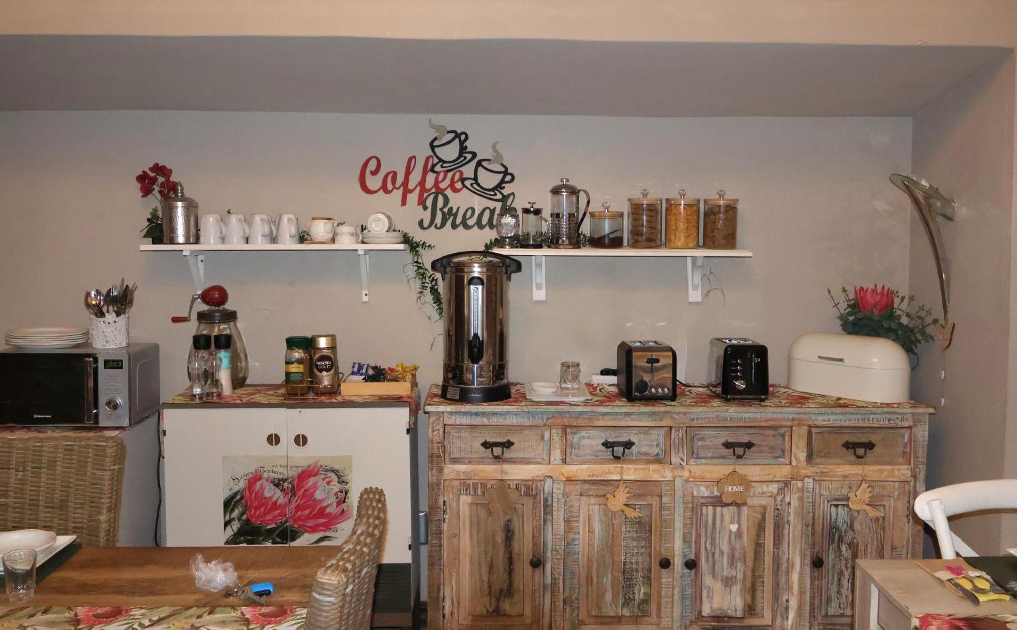 The Leopard Tree Bed & Breakfast Polokwane Dış mekan fotoğraf