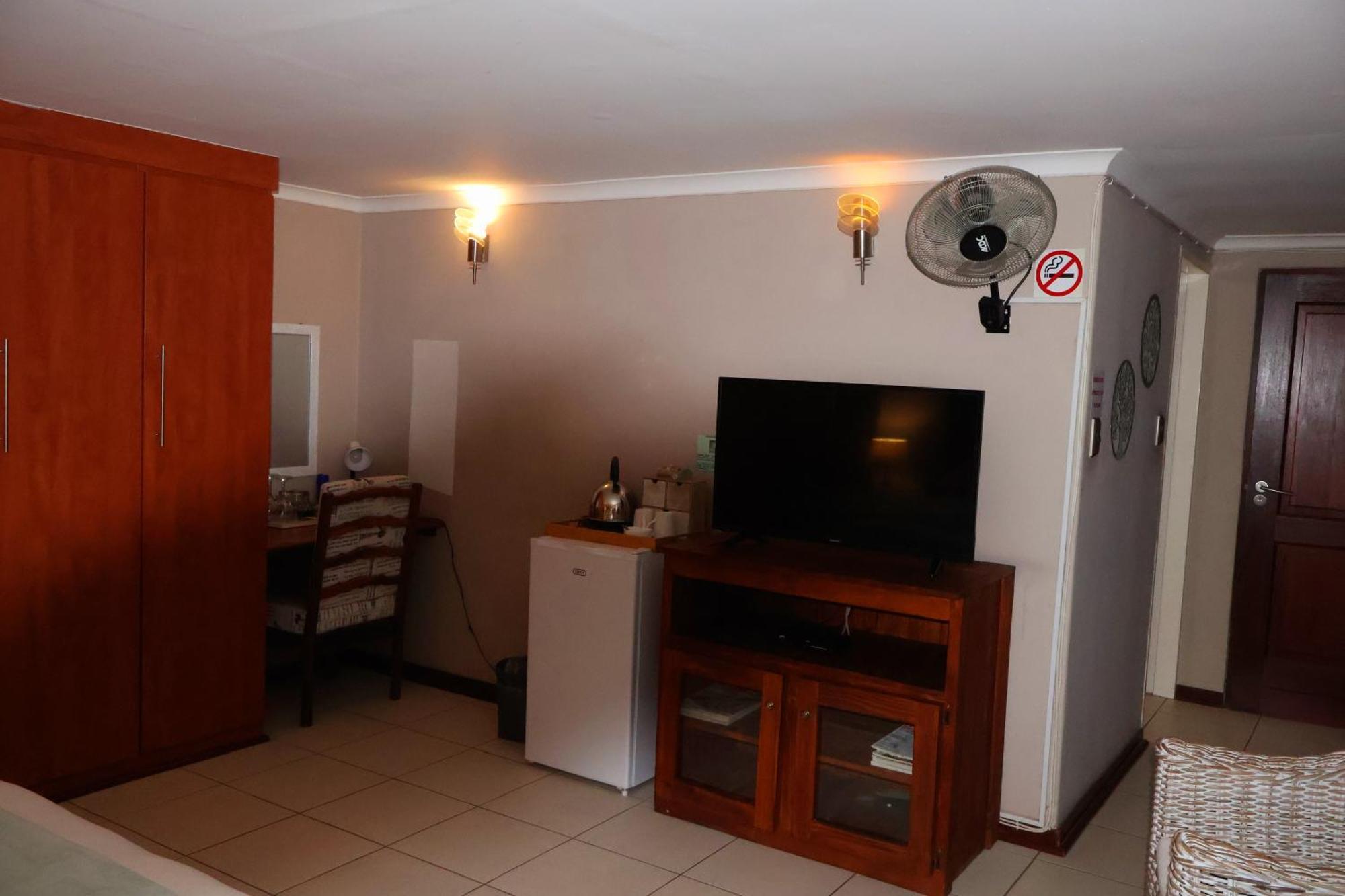 The Leopard Tree Bed & Breakfast Polokwane Dış mekan fotoğraf